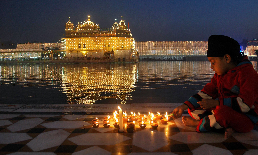 Significance of lighting Diya