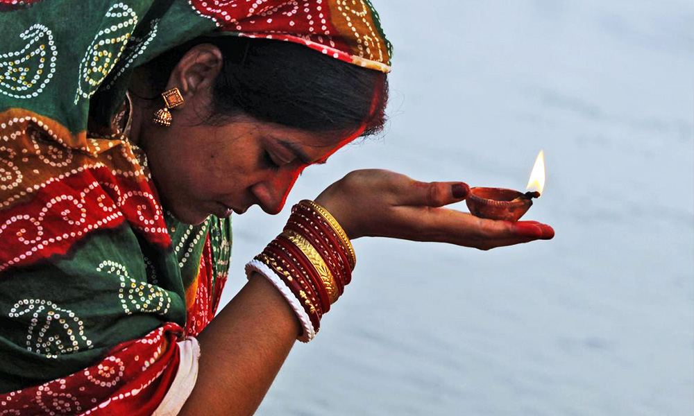 Significance of lighting Diya