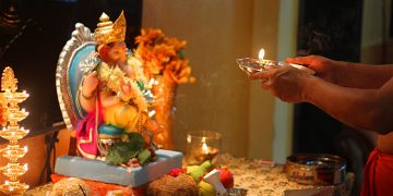 What Is The Meaning Of Aarti And Why Do Hindus Do It? 