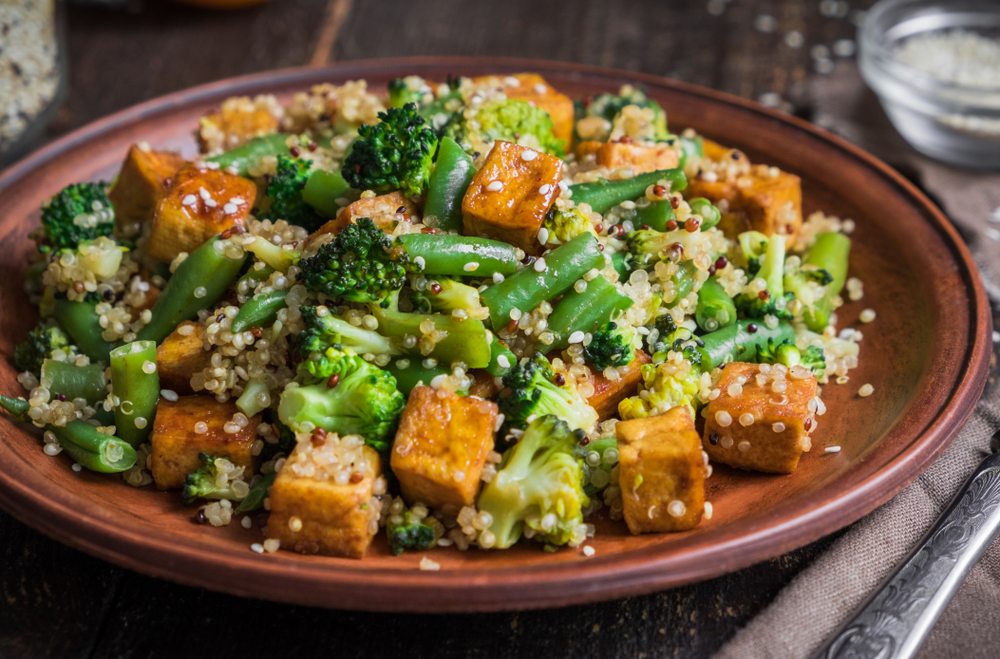 Quinoa with tofu and vegetables